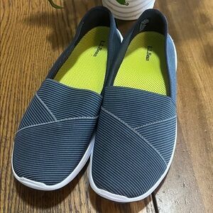 LL bean back cove shoes size 8
